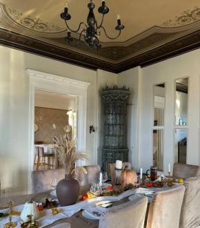 Extravagant villa central & by the sea